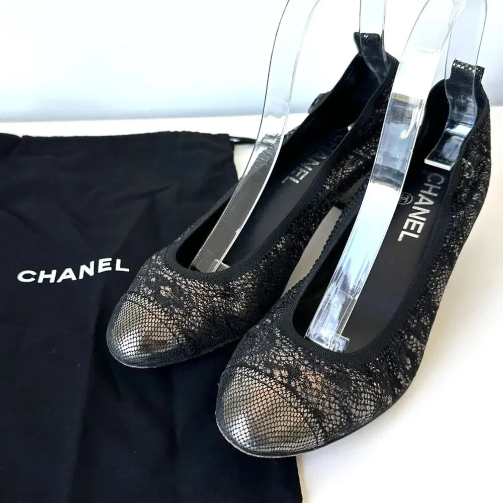 CHANEL black gold
